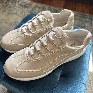 Comfort view Women’s Casual Shoes Size 10W